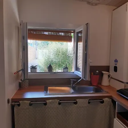 Holiday home Un Jardin En Talence